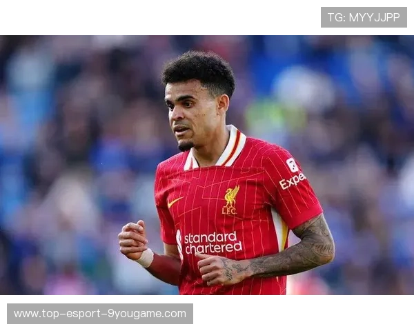 利物浦左线压迫成功，迪亚斯射门短角命中